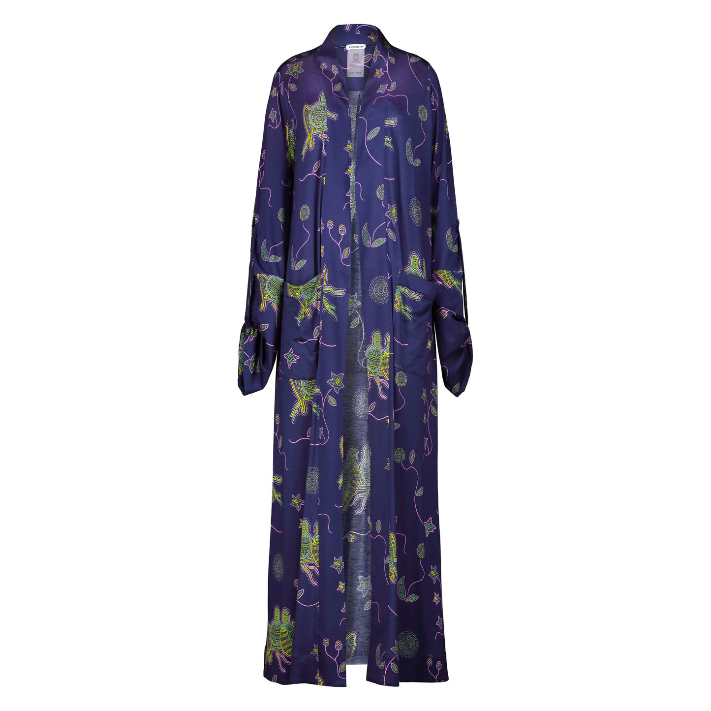 modello di tuyo kimono blu notte con stampa pappagalli colorati con texture a mosaico di Noodle Beachwear dalla collezione 2025 estiva Noodle Mirage
tuyo kimono printed dark blue with print of colorful parrot and texture with purple, yellow and green lines and signs