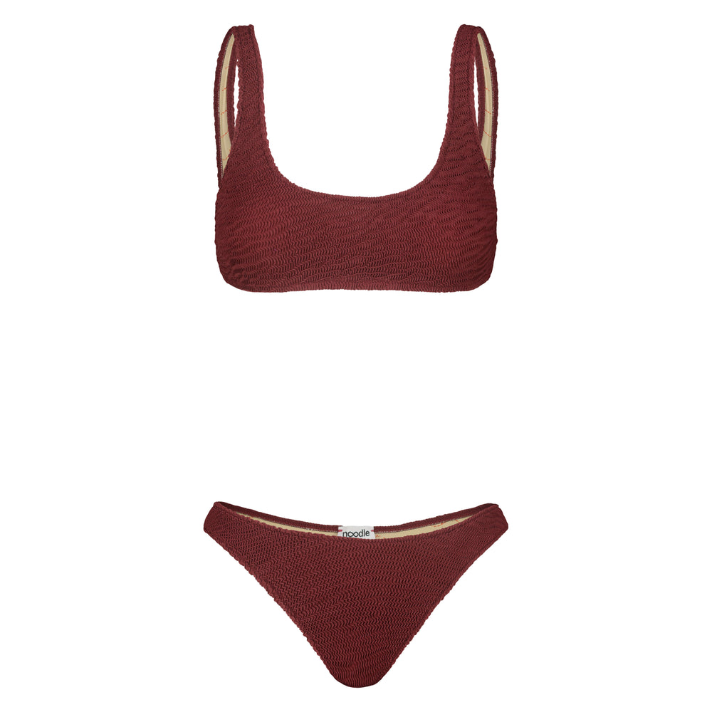 made in italy bikini per donna Zoe di colore bordeaux goffrato dalla collezione nuova 2025 Noodle Mirage estiva di Noodle Beachwear

Zoe two-piecesgreen bordeaux bikini embossed from the new 2025 noodle mirage summer collection by Noodle Beachwear