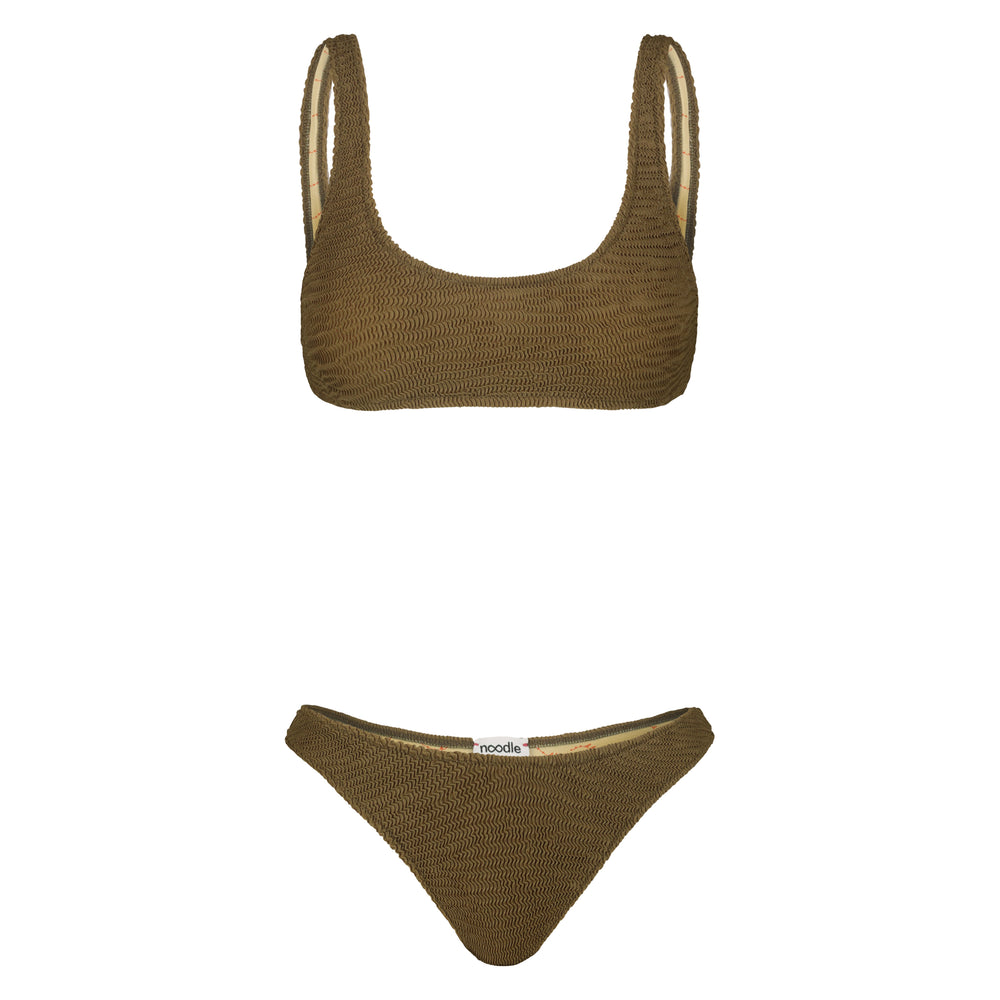 bikini Zoe di colore verde oliva verde militare goffrato made in italy dalla collezione nuova 2025 noodle mirage estiva di Noodle Beachwear

Zoe two-pieces oliv green military green embossed bikini from the new 2025 noodle mirage summer collection by Noodle Beachwear